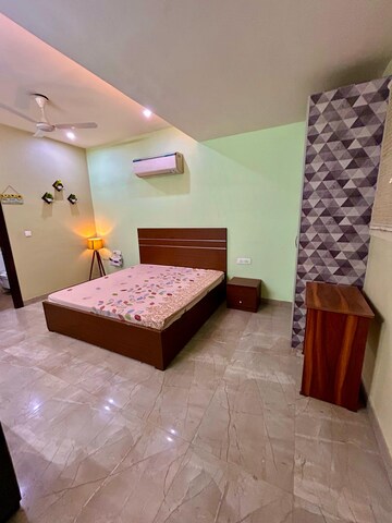 Bedroom in Studio Builder Floor at Sector 38 – for Rent