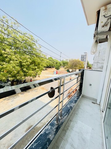 Balcony in Studio Builder Floor at Sector 38 – for Rent