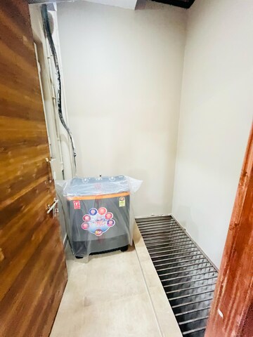 Furnished Amenities in Studio Builder Floor at Sector 38 – for Rent