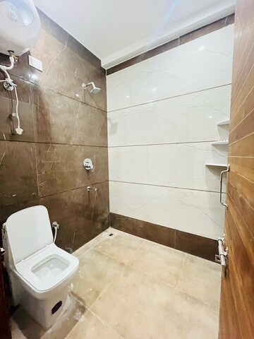 Bathroom in 2 BHK Builder Floor at Sector 46 – for Rent