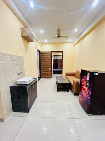 Master Bedroom in 2 BHK Builder Floor at Sector 46 – for Rent