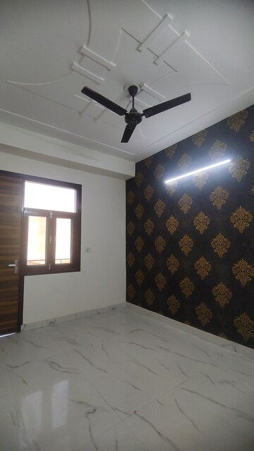 Bedroom in 2 BHK Builder Floor at Sector 73 – for Sale
