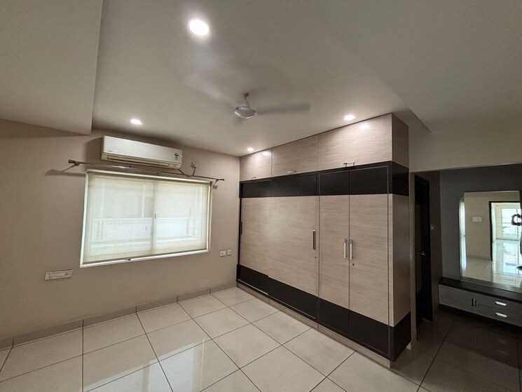 Room, banjara hills 3 Bedroom 2100 Sq.Ft. Apartment In Banjara Hills Hyderabad 8596995