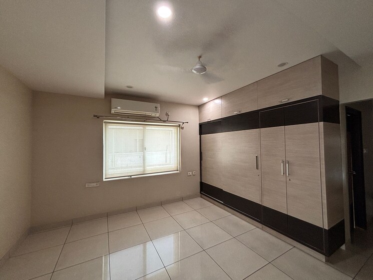 Room, banjara hills 3 Bedroom 2100 Sq.Ft. Apartment In Banjara Hills Hyderabad 8596995