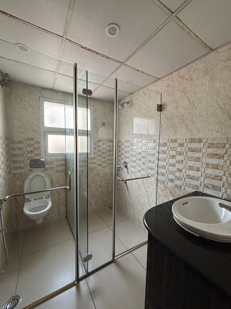 Bathroom, banjara hills 3 Bedroom 2100 Sq.Ft. Apartment In Banjara Hills Hyderabad 8596995
