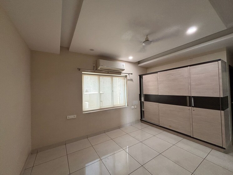 Bathroom, banjara hills 3 Bedroom 2100 Sq.Ft. Apartment In Banjara Hills Hyderabad 8596995