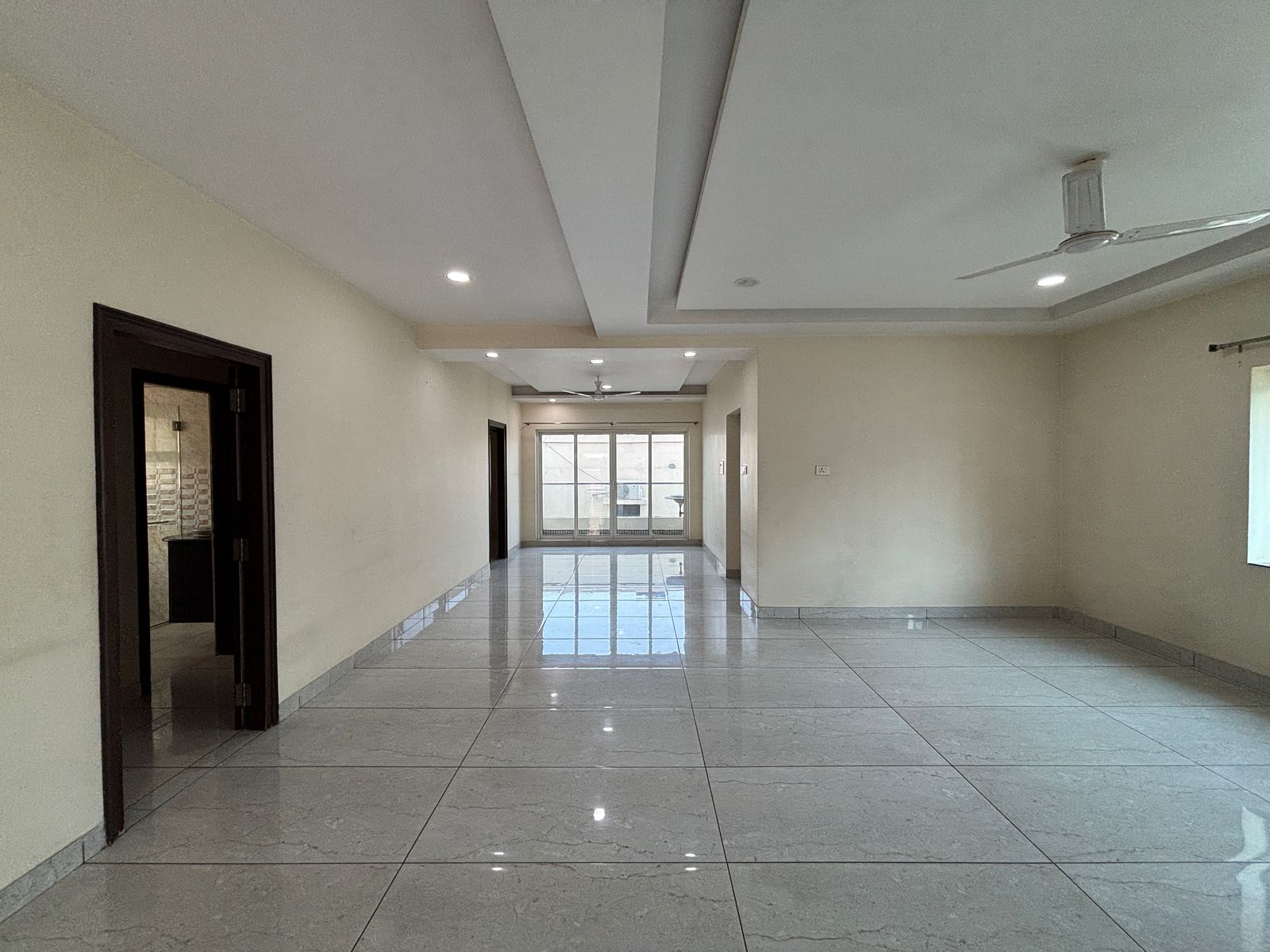 3 BHK Apartment For Rent in Vamsi Ram