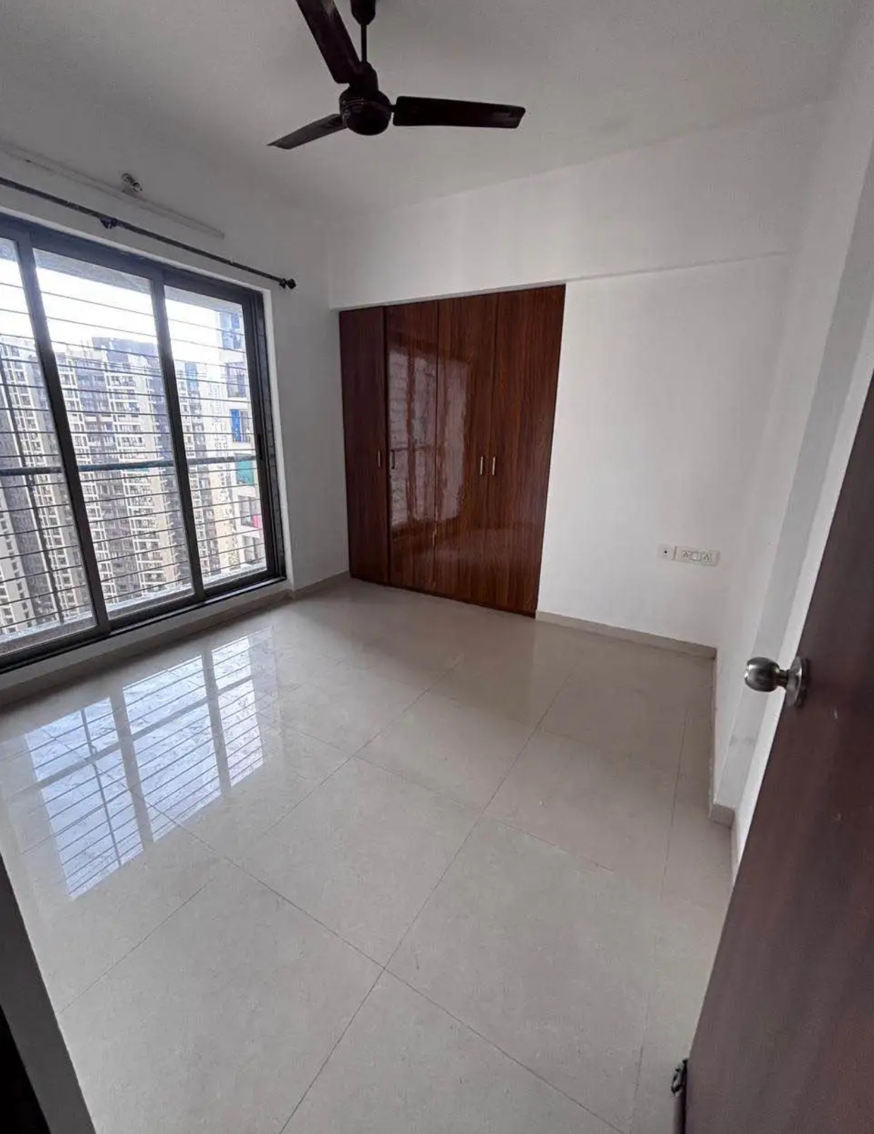 2.5 BHK Apartment For Rent in Runwal Eirene