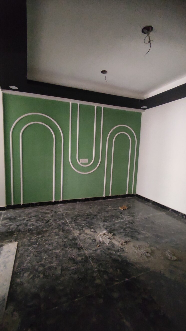 Room, sector 73 2 Bedroom 1050 Sq.Ft. Builder Floor In Sector 73 Noida 8597029