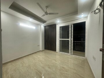 Room in 3 BHK Builder Floor at Saket – for Rent