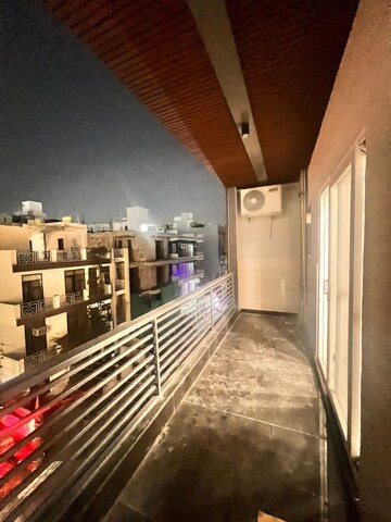 Balcony in Studio Builder Floor at Sector 38 – for Rent