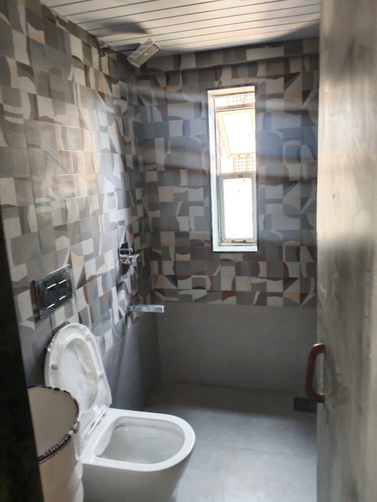 Bathroom, mrugchhaya-chs 2 Bedroom 780 Sq.Ft. Apartment In Andheri West Mumbai 8597015