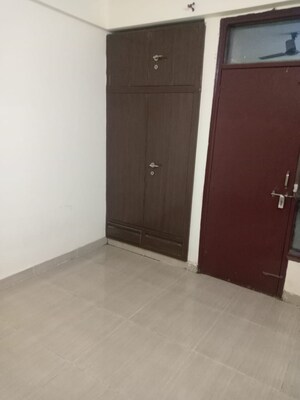 Room in 2 BHK Apartment at Beta Ii Greater Noida – for Sale