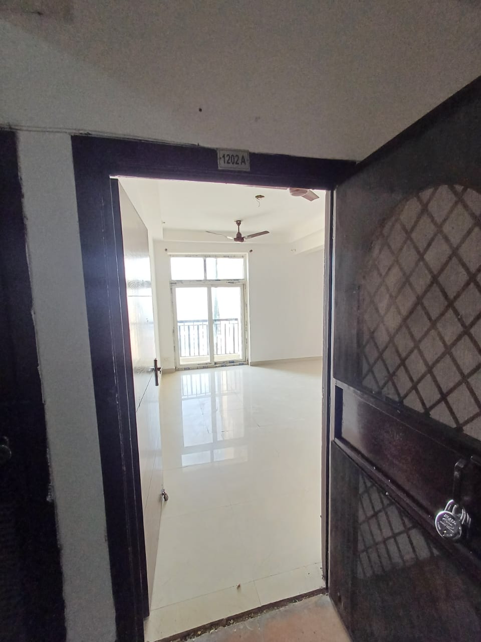 2 BHK + Study Room Apartment For Sale in Nimbus The Hyde park