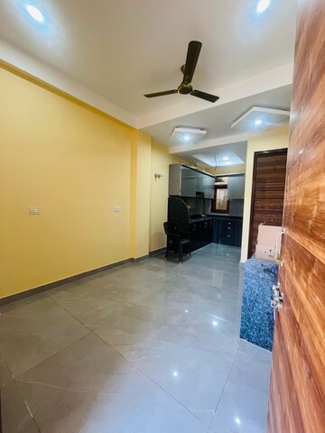 Room in 1 BHK Builder Floor at Sector 46 – for Rent
