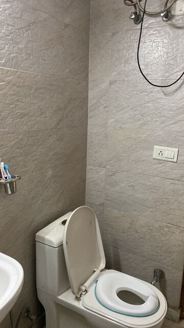 Bathroom in 3 BHK Builder Floor at Sector 40 – for Rent