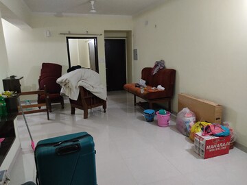 Room in 3 BHK Apartment at Vrindavan Yojna – for Rent