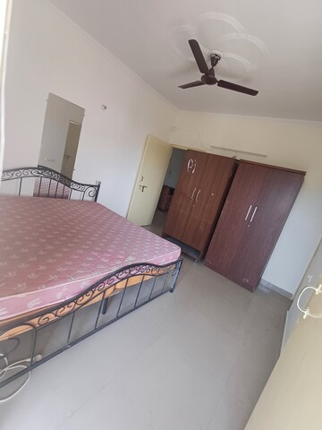 Bedroom in 3 BHK Apartment at Avadh Vihar Yojna – for Rent