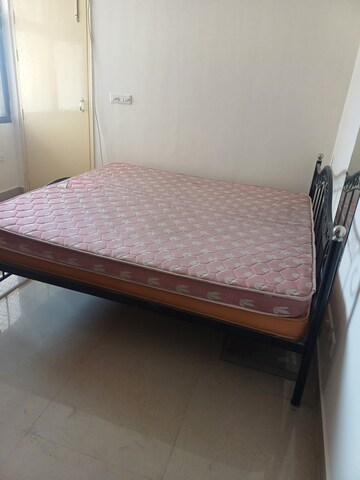 Bedroom in 3 BHK Apartment at Avadh Vihar Yojna – for Rent