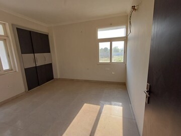 Room in 3 BHK Apartment at Arsha Sumangalam Vrindavan Yojana, Vrindavan Yojna – for Rent