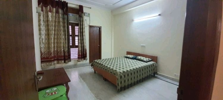 2 BHK + Extra Room Apartment For Sale in Amrapali Golf Homes
