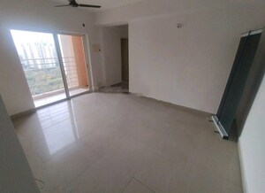 Room in 2 BHK Apartment at Paras Tierea, Sector 137 – for Sale
