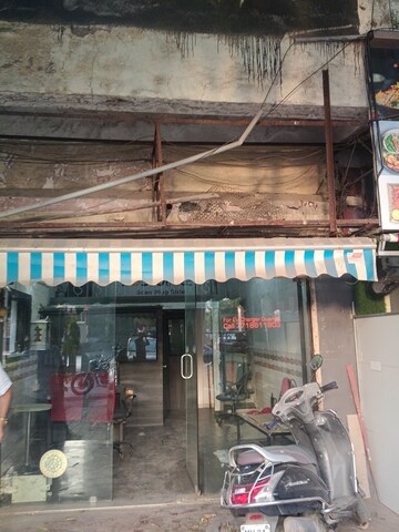  Shop For Rent in Opera House