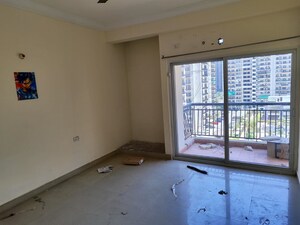 Room in 3 BHK Apartment at Antriksh Golf View, Sector 78 – for Sale