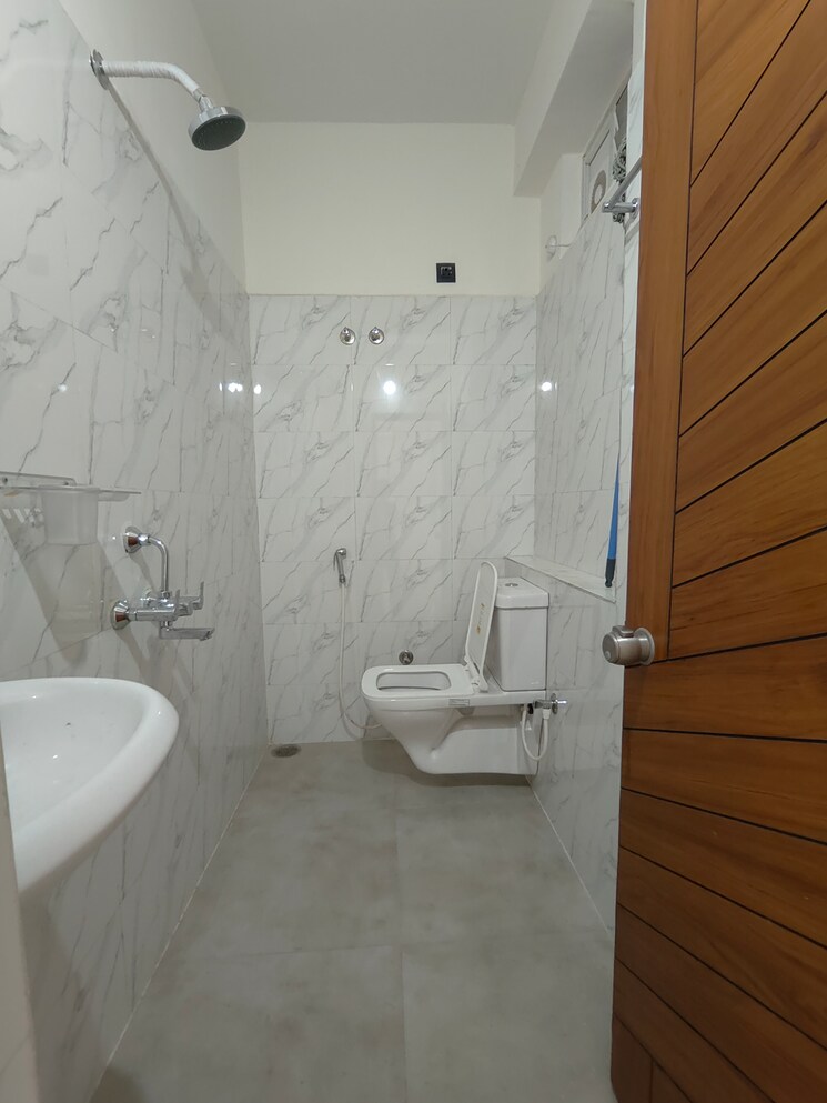 Bathroom, kondapur 3 Bedroom 1600 Sq.Ft. Apartment In Kondapur Hyderabad 8597163