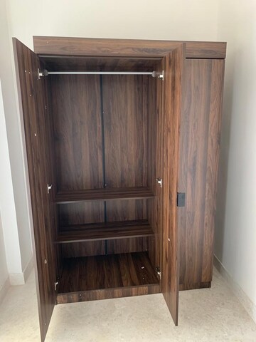 Furnished Amenities in 3.5 BHK Apartment at Indiabulls Centrum Park, Sector 103 – for Rent