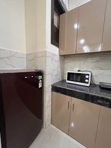 Kitchen in 1 BHK Builder Floor at Dlf City Phase 3 – for Rent