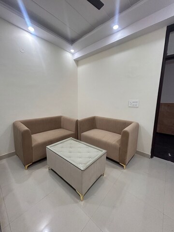 Living Room in 1 BHK Builder Floor at Dlf City Phase 3 – for Rent