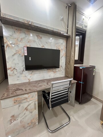 Kitchen in 1 BHK Builder Floor at Dlf City Phase 3 – for Rent