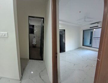 Master Bedroom in 2 BHK Apartment at Shree Kaveri Heights, Ghatkopar East – for Rent