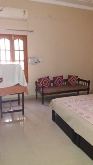 Bedroom in 2 BHK Builder Floor at R Square Gomti Nagar, Gomti Nagar – for Rent