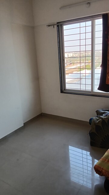 Room in 2 BHK Apartment at Tanish Pearls, Charholi Budruk – for Rent