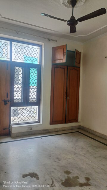 Room in 2 BHK Builder Floor at Ashoka Enclave – for Rent