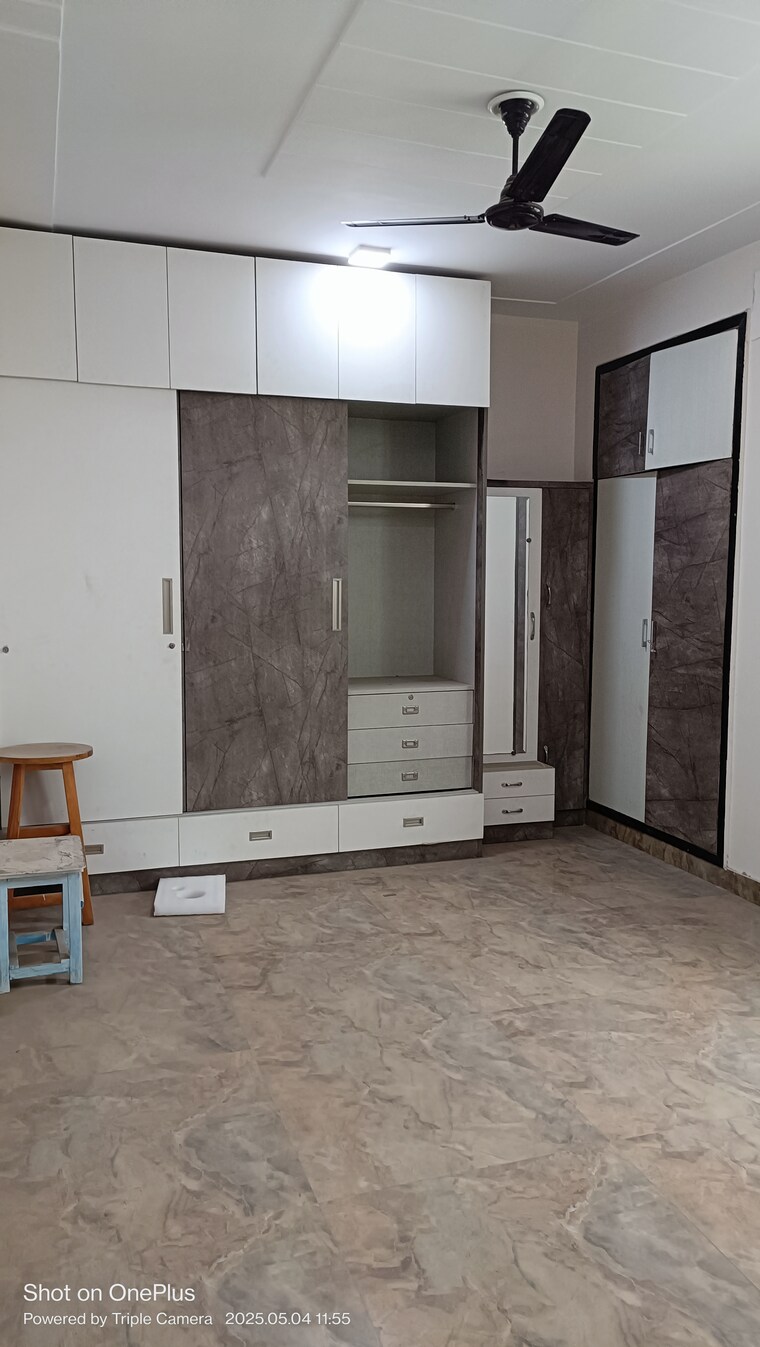 Kitchen, ashoka enclave 3 Bedroom 195 Sq.Yd. Builder Floor In Ashoka Enclave Faridabad 8597352