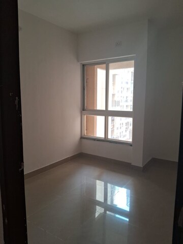 Room in 2 BHK Apartment at DB Orchid Ozone, Dahisar East – for Rent