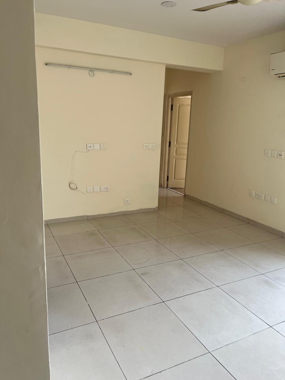 2 BHK + Servant Room Apartment For Rent in Experion The Heart Song