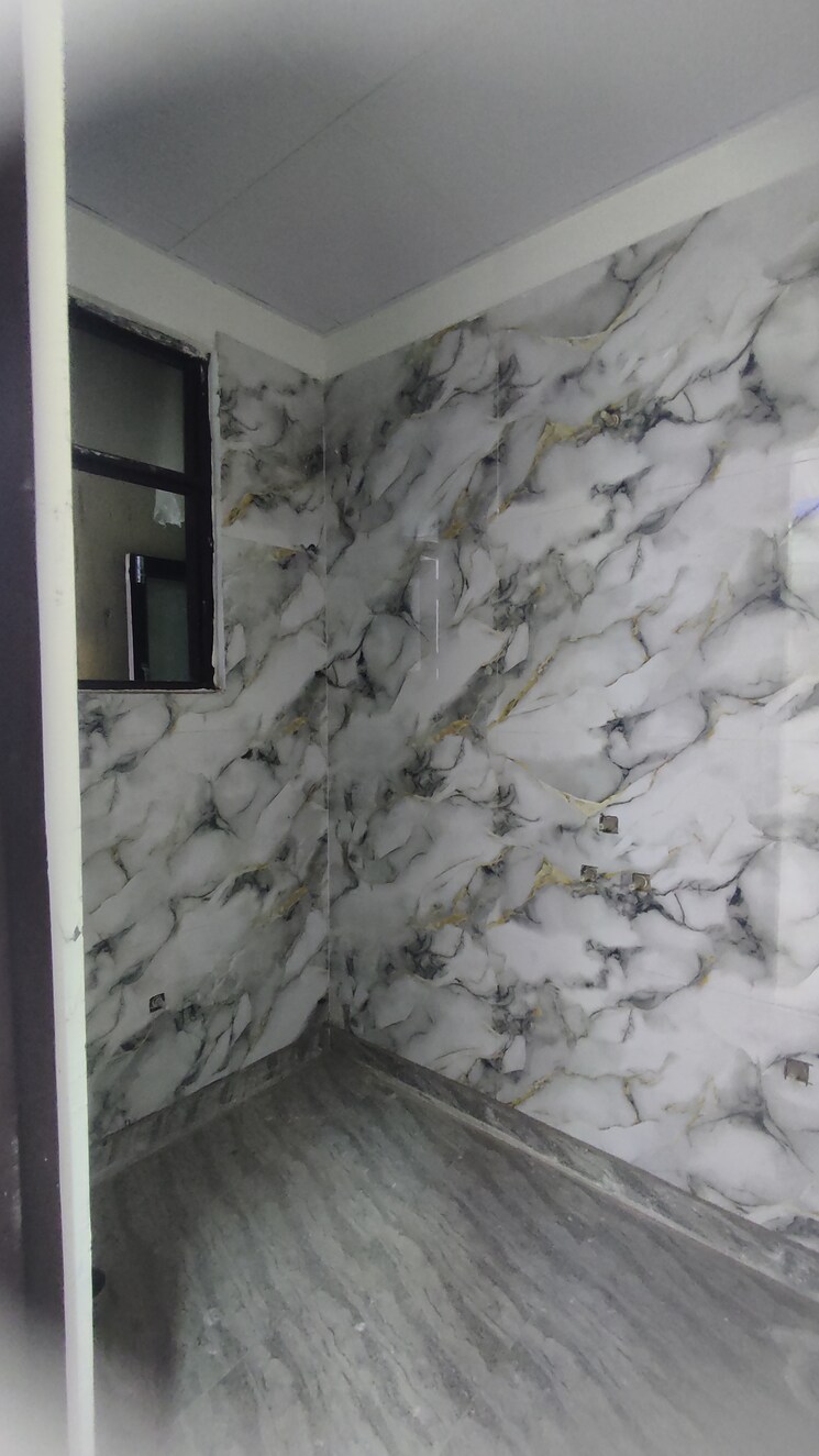 Room, sector 73 2 Bedroom 920 Sq.Ft. Builder Floor In Sector 73 Noida 8597392