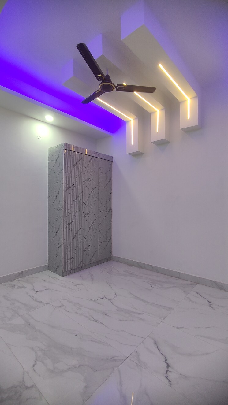 Bedroom, sector 73 2 Bedroom 920 Sq.Ft. Builder Floor In Sector 73 Noida 8597392