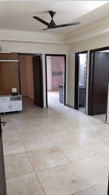 Room in 2 BHK Apartment at Himalaya Pride, Tech Zone 4 Greater Noida – for Rent
