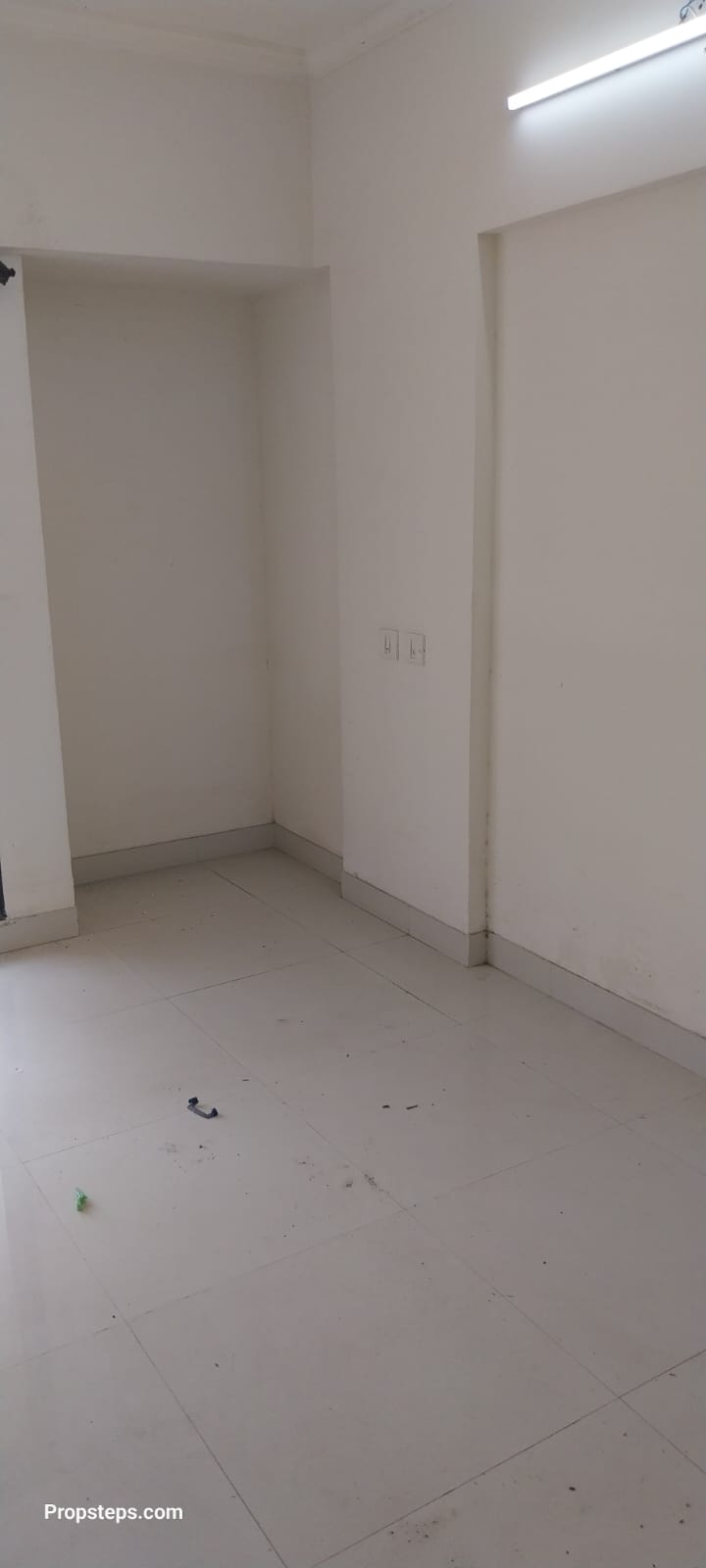 1 BHK 400 Sq.Ft. Apartment in Sheth Irene