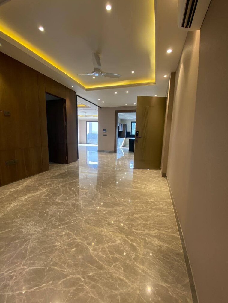  Parking, green-wood-city 5 Bedroom 4500 Sq.Ft. Builder Floor In Sector 45 Gurgaon 8597479