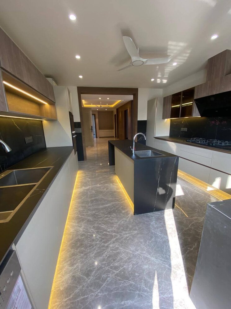 Master Bedroom, green-wood-city 5 Bedroom 4500 Sq.Ft. Builder Floor In Sector 45 Gurgaon 8597479