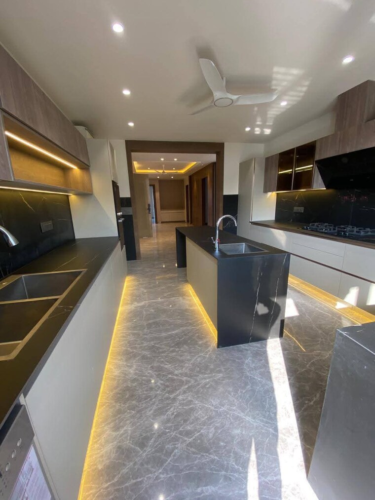 Master Bedroom, green-wood-city 5 Bedroom 4500 Sq.Ft. Builder Floor In Sector 45 Gurgaon 8597479