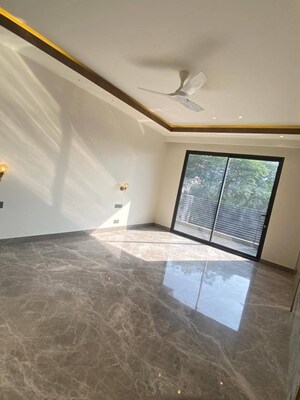 Balcony in 5 BHK Builder Floor at Green Wood City, Sector 45 – for Sale