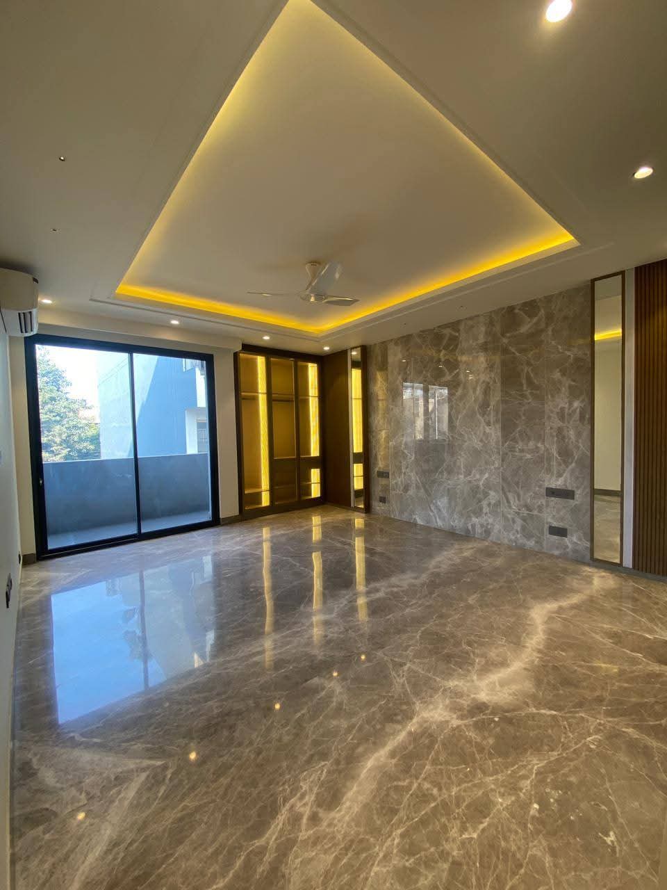 5 BHK + Servant Room Builder Floor For Sale in Green Wood City