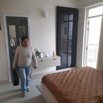 Furnished Amenities in 2 BHK Apartment at Suncity Avenue 76, Sector 76 – for Sale